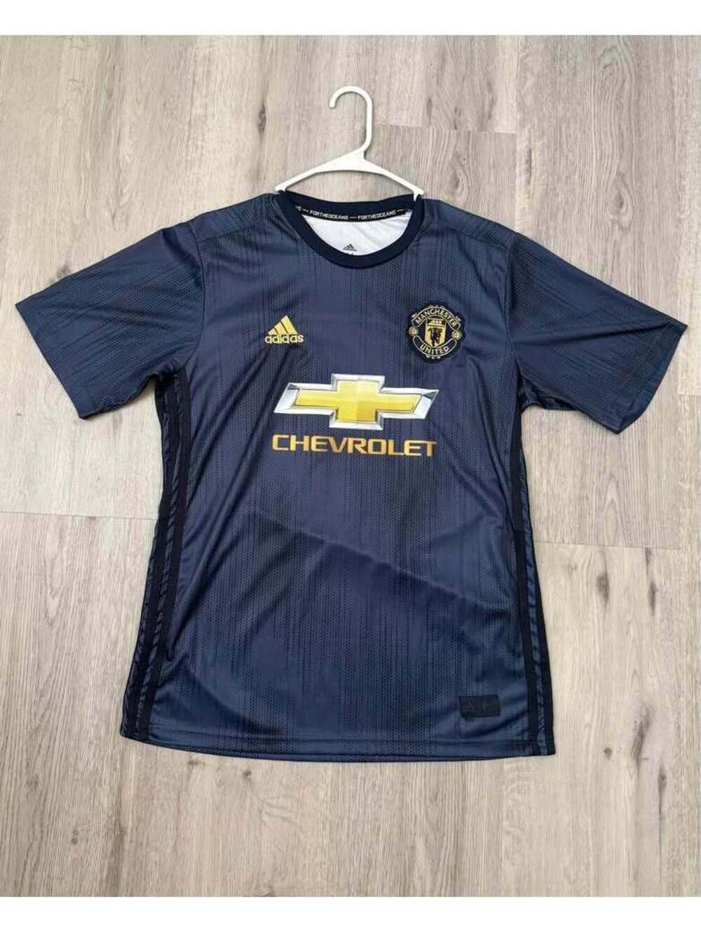 Manchester United soccer Jersey adult medium